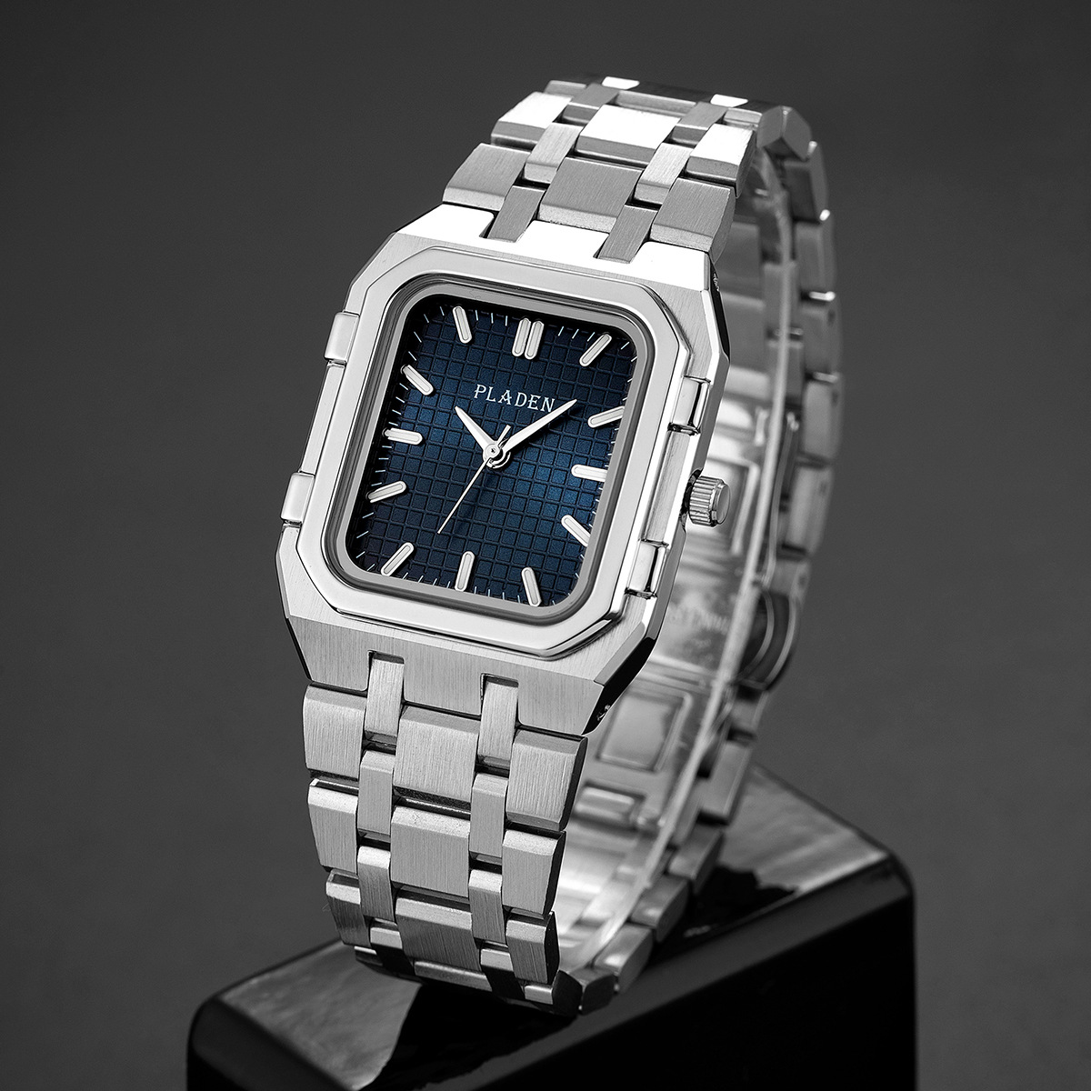 Marque de luxe cadran bleu hom - Luxury Watch Investment avis et prix