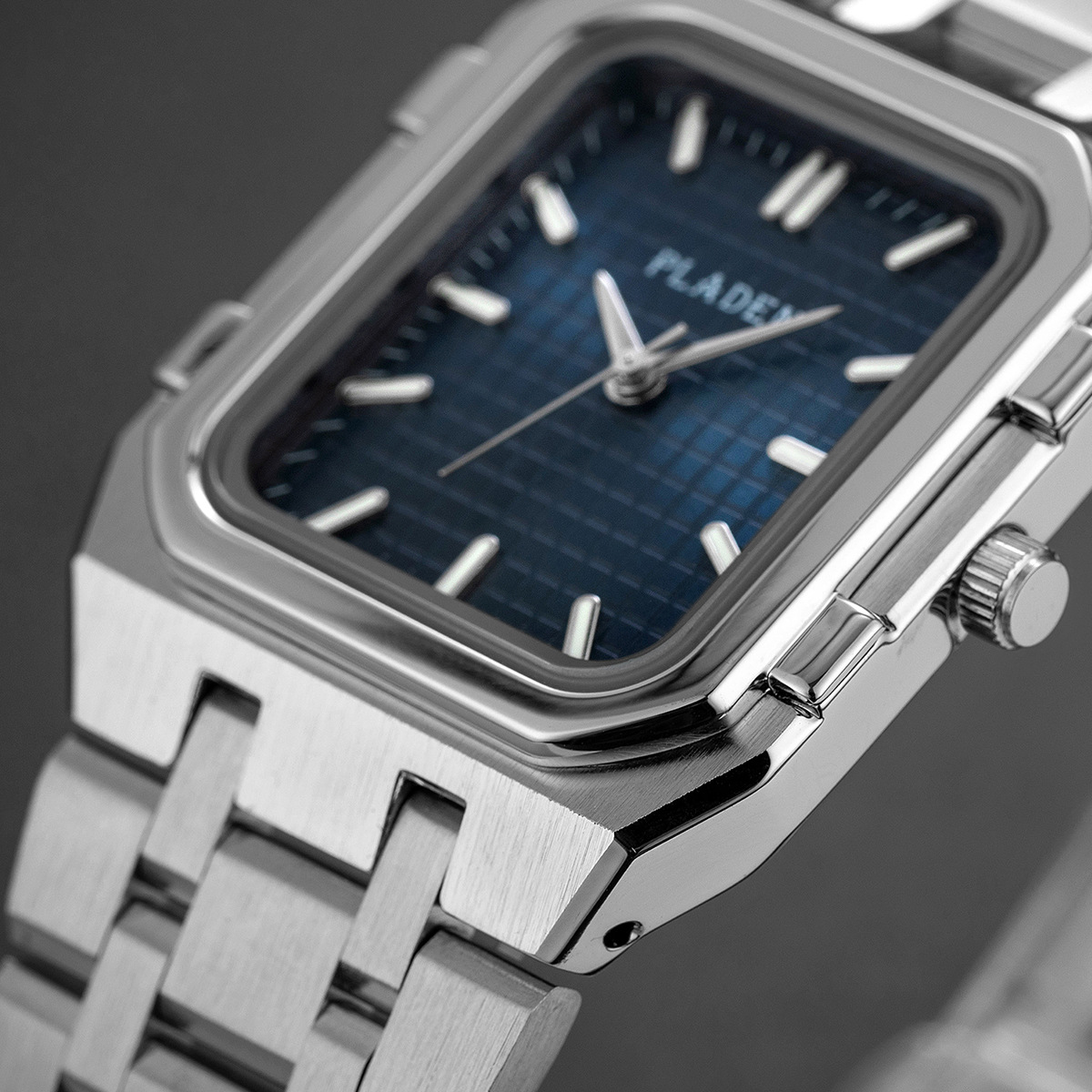 Marque de luxe cadran bleu hom - Luxury Watch Investment avis et prix